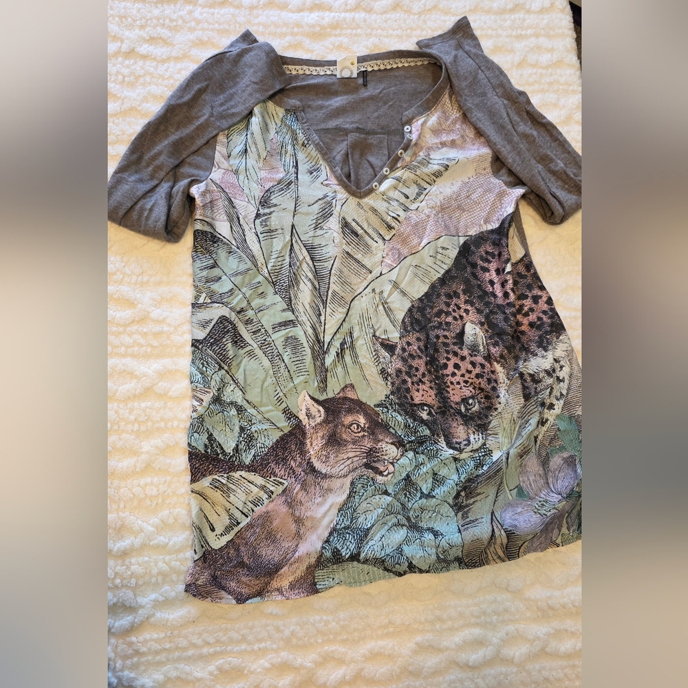 Akemi + Kin by Anthropologie Jungle Cat Graphic Top S Linen Blend